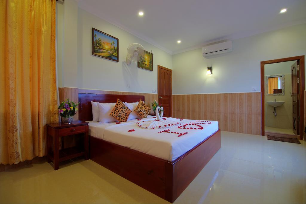 Serkirin Mary Angkor Villa Siem Reap Room photo